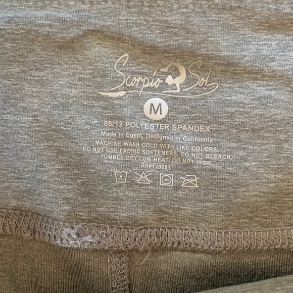 Grey yoga legging with cutouts - Picture 3 of 3